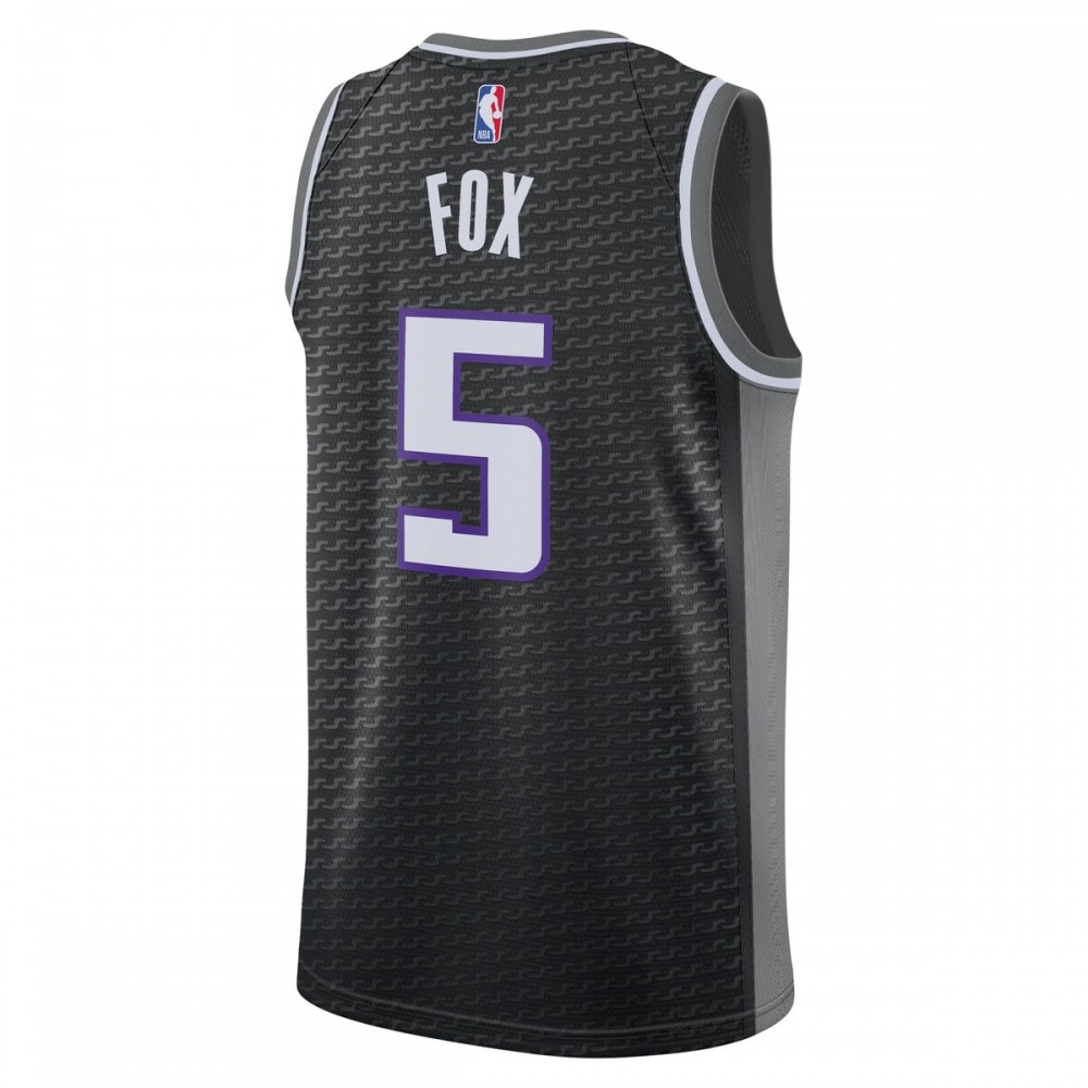 De'Aaron Fox Sacramento Kings 2022/23 Statement Edition Swingman Jersey Black - view 3