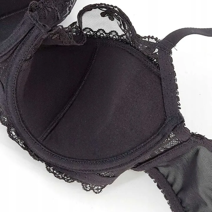 Triumph - 3 piese. ❤Sutien romantic nou din dantela