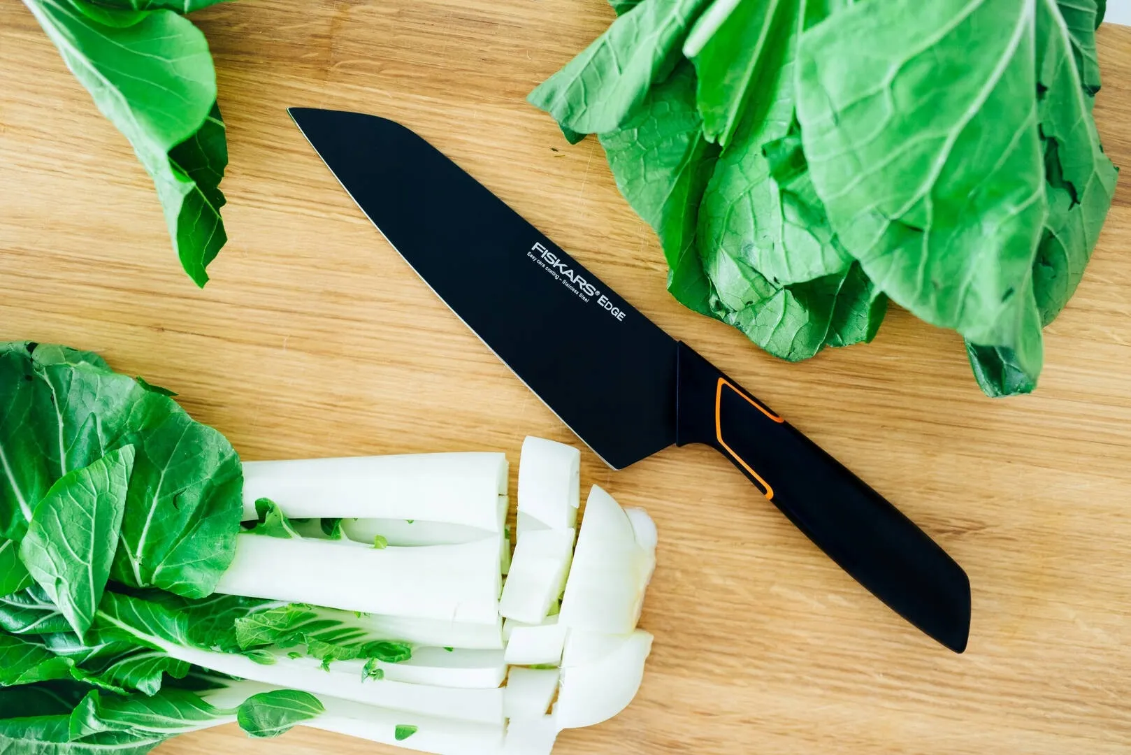 🍽️Limitált kiadás: FISKARS® 5 DB-OS KÉSKÉSZLET FISKARS EDGE BLOKKBAN, ÉLES KONYHAKÉS + ÉLEZŐ SZETT
