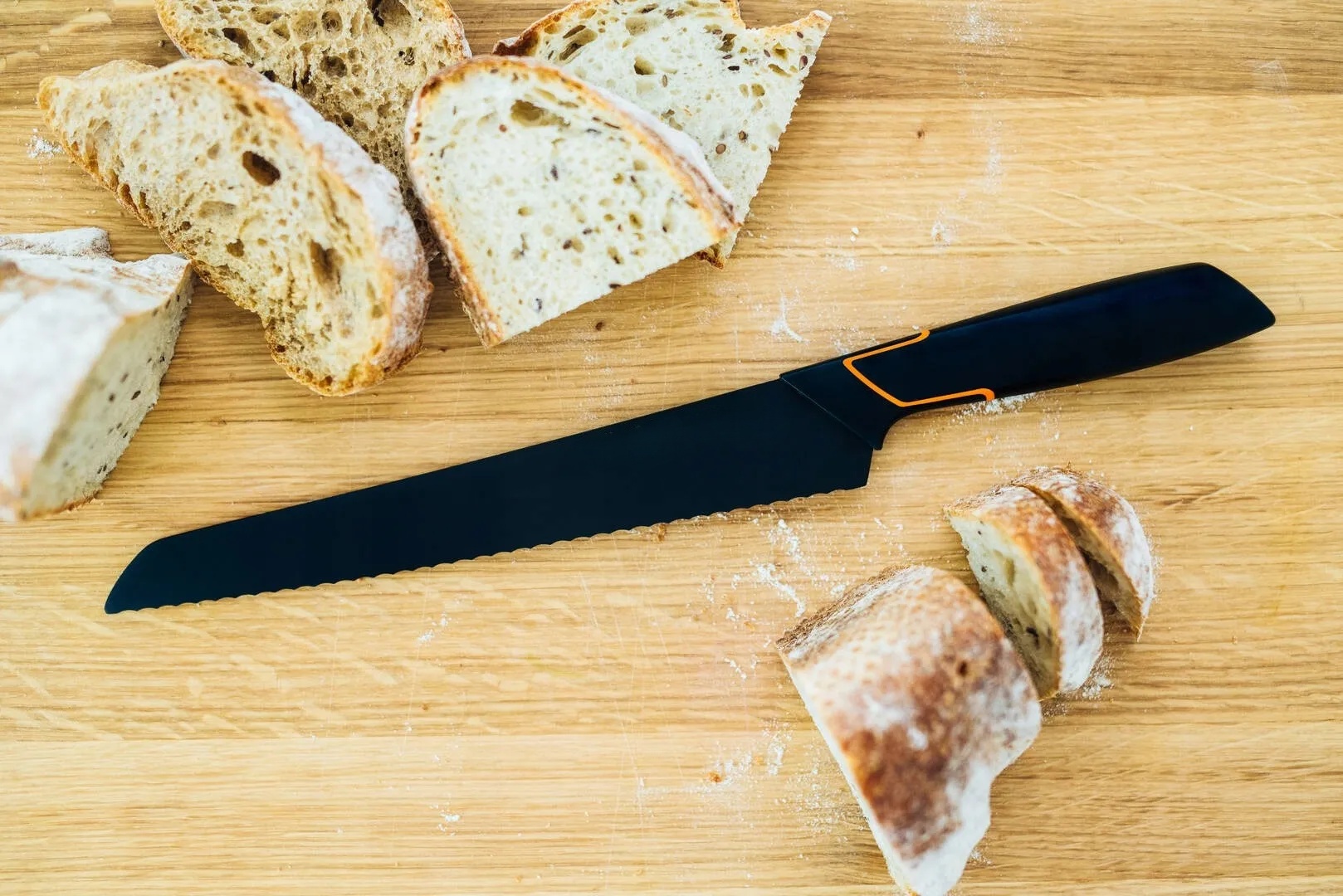 🍽️Limitált kiadás: FISKARS® 5 DB-OS KÉSKÉSZLET FISKARS EDGE BLOKKBAN, ÉLES KONYHAKÉS + ÉLEZŐ SZETT🍽️