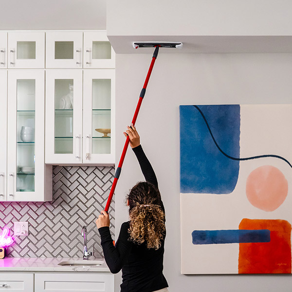 Flat mop cleaning vertical hard surfaces