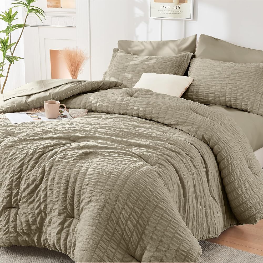 HYMOKEGE Comforter Sets Seersucker 7/5 Pieces, All Season Luxury Bed in a Bag for Bedroom, Bedding Set with Comforters, Sheets, Pillowcases & Shams