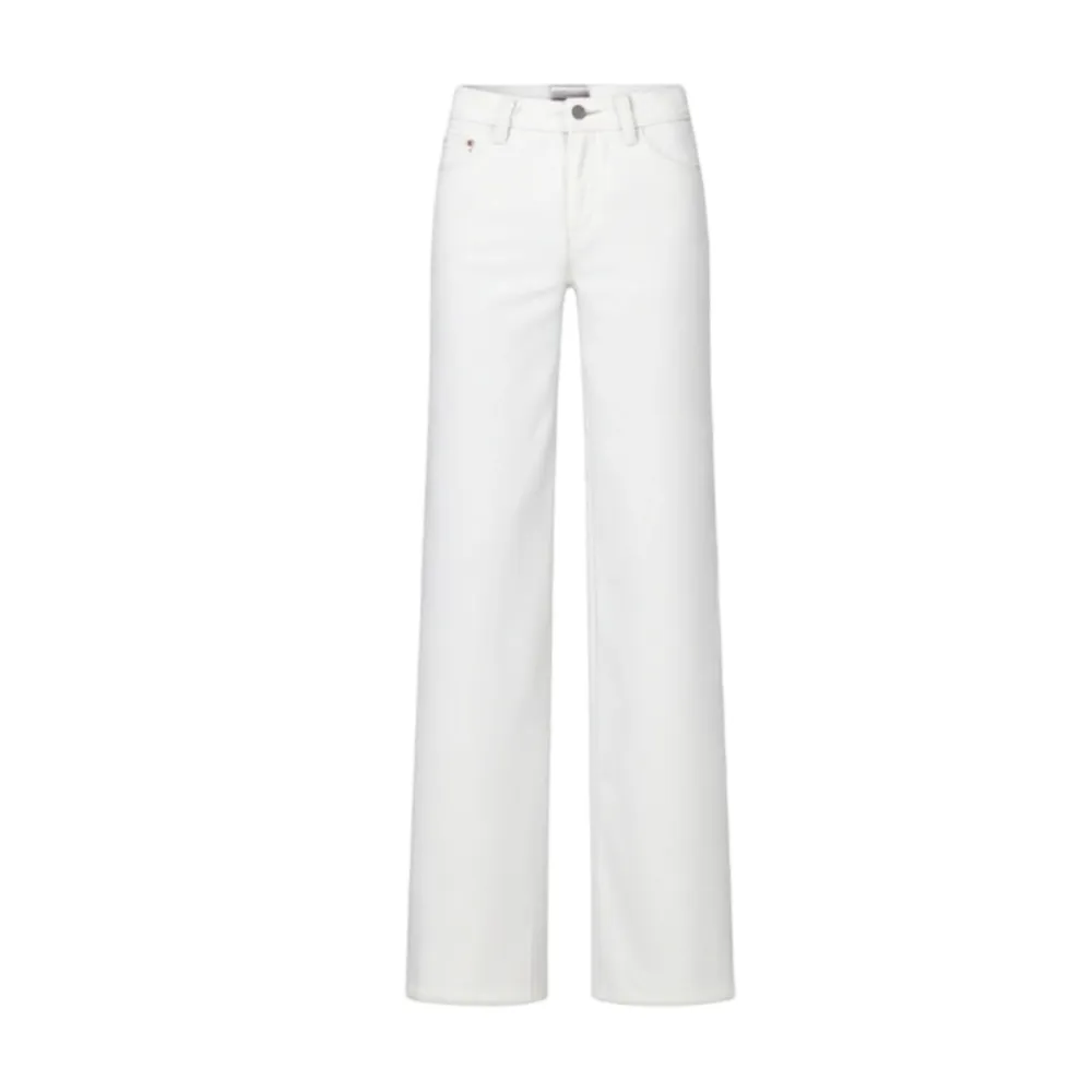 Women’s BBL-Enhancing Wide-Leg Baggy Jeans