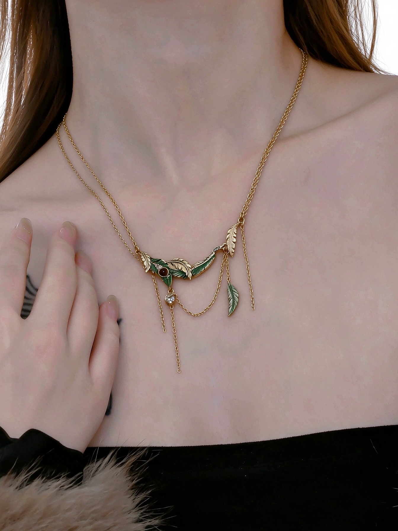 Peacock Feather Tassel Collar Necklace | Original Vintage Gold Delicate Lock Chain Necklace