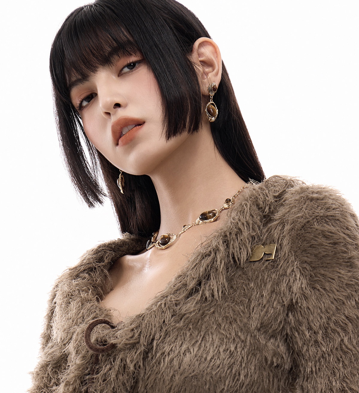 Vintage Earthy Tiger's Eye Statement Necklace | Retro Button-Lock Chunky Collar Necklace, Alloy Gold/Silver Plated