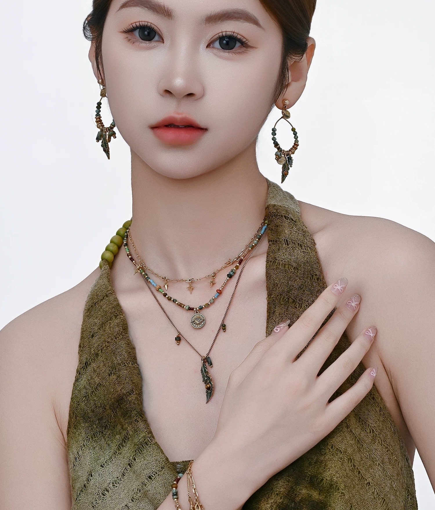 Bohemian Multi-Layer Beaded Collarbone Necklace | Vintage Gold Ethnic Green Feather Pendant Necklace