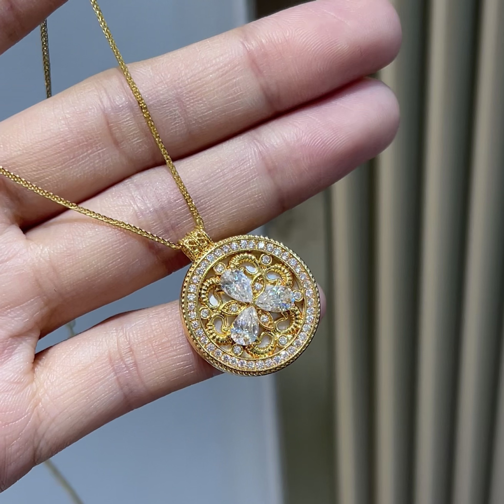 18K Gold Plated Sanyang Kaitai Compass Pendant Necklace, Oriental Four-Leaf Clover Round Medallion Amulet Jewelry for Women
