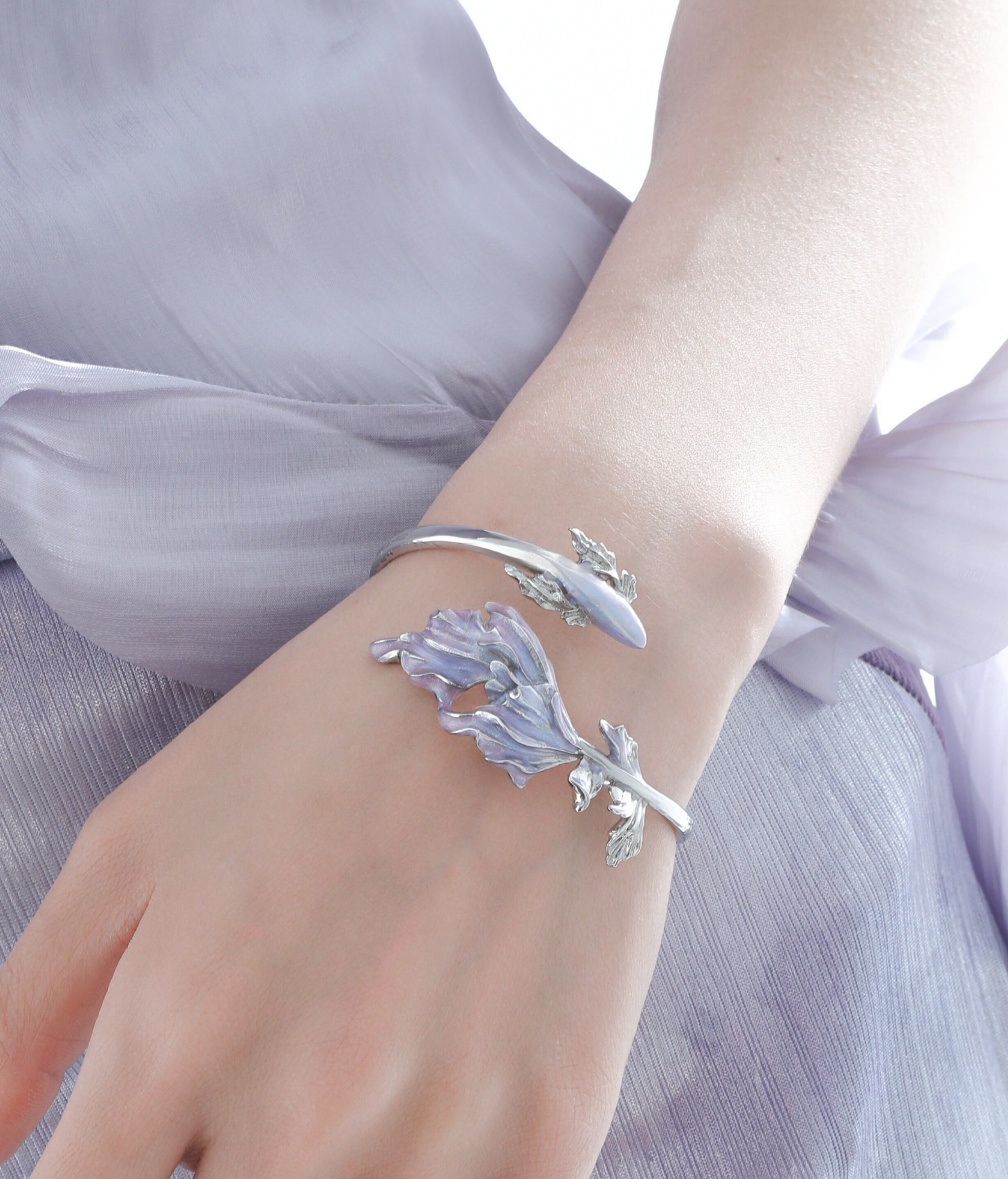 Gradient Enamel Swimming Fish Open Cuff Bracelet | Niche Luxury Cold Aesthetic Statement Bangle