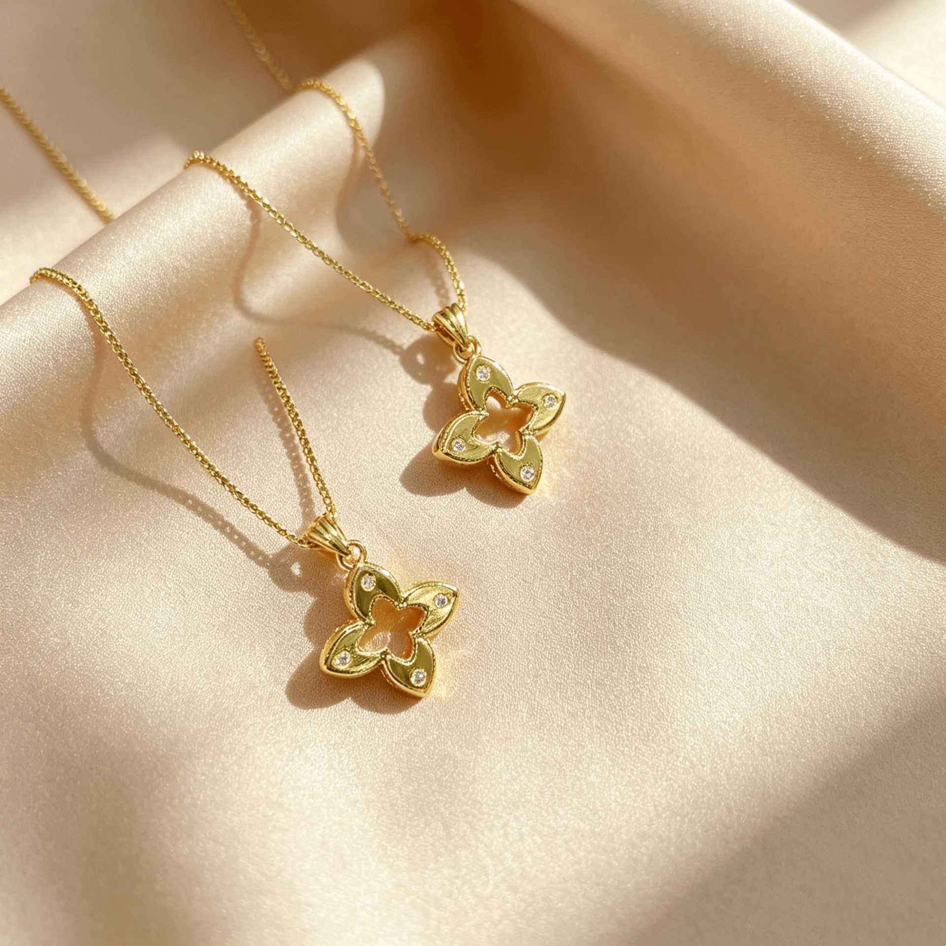 18K Solid Gold Four Leaf Flower Pendant Necklace, Sparkling Moissanite Clover Necklace, Elegant Lucky Amulet Jewelry for