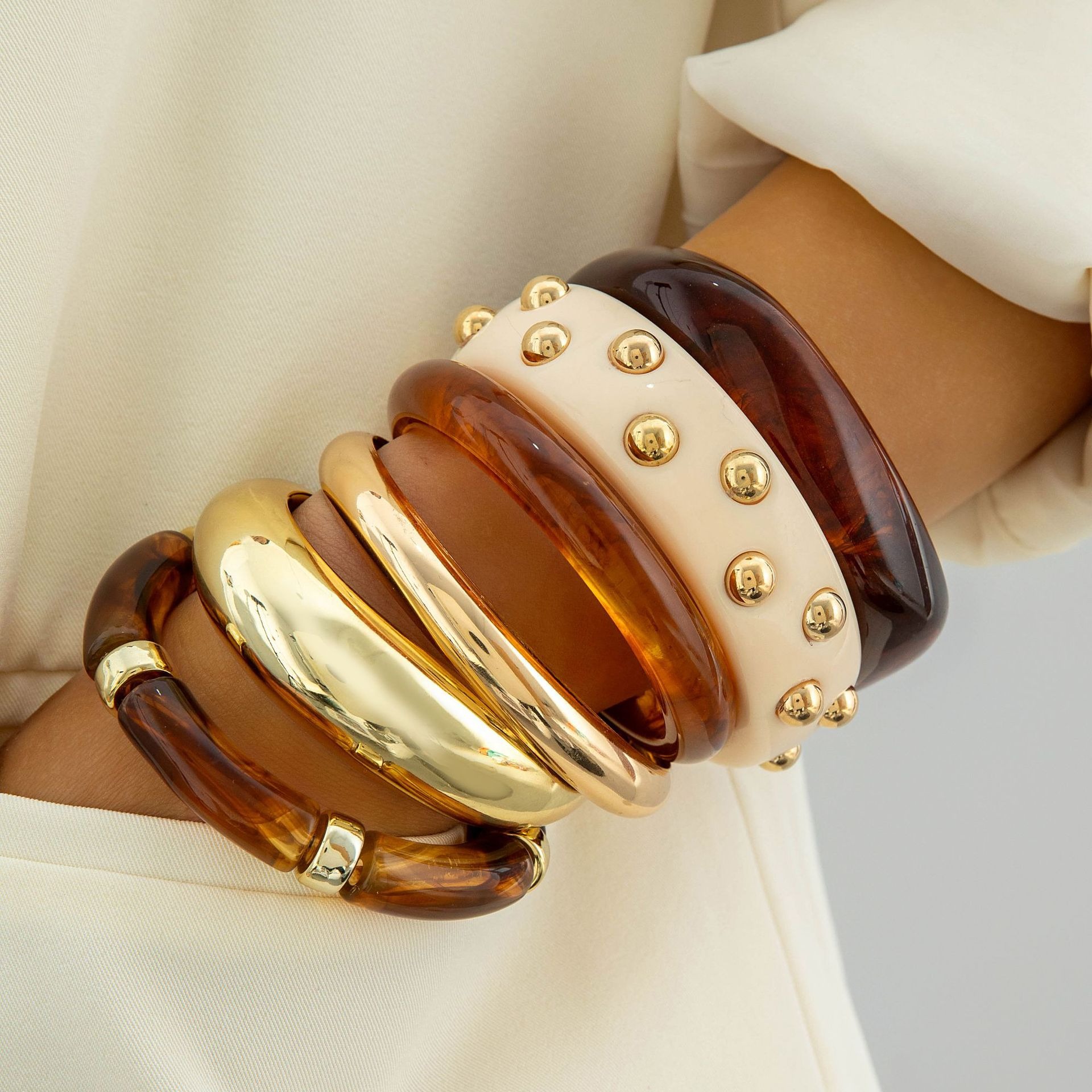 Retro Boho Tortoiseshell Resin Gold-Tone Metal Stacking Bangle Set