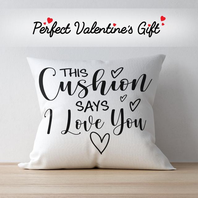 This cushion says I love you pillow