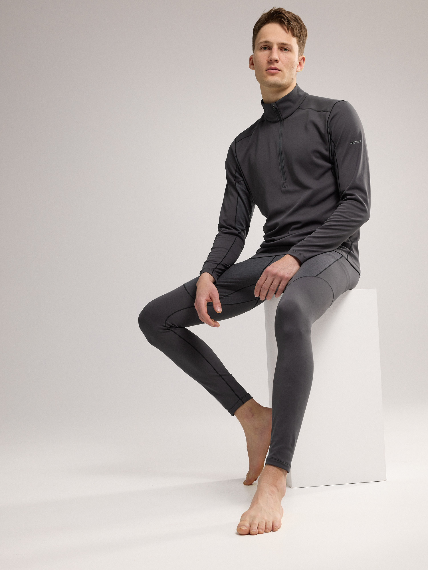 [FW23] 로 하이브리드 1/2 짚 남성 - GRAPHITE - 3