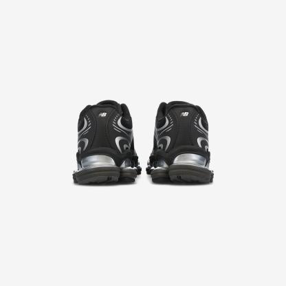 U20007TW - Black