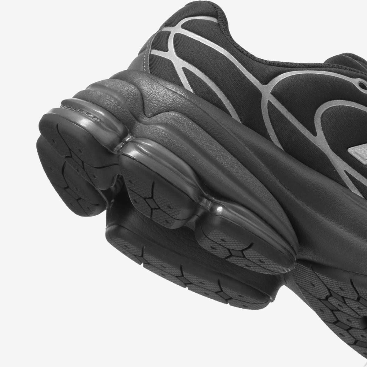 U50303L3 - Black