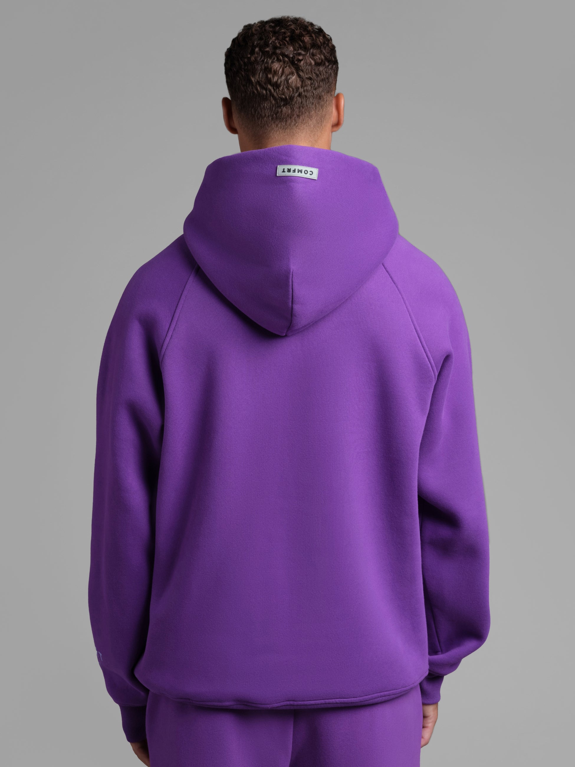 Violet / M