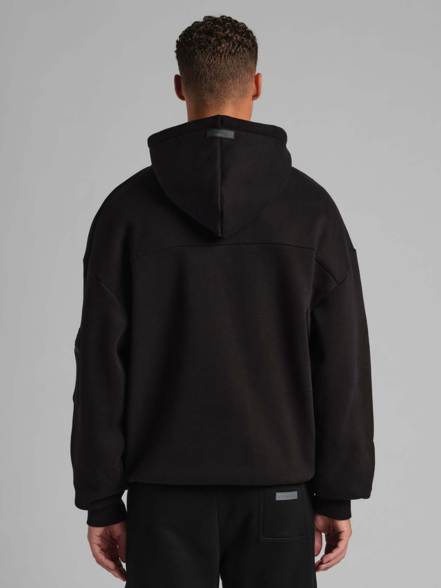 Onyx Black / M