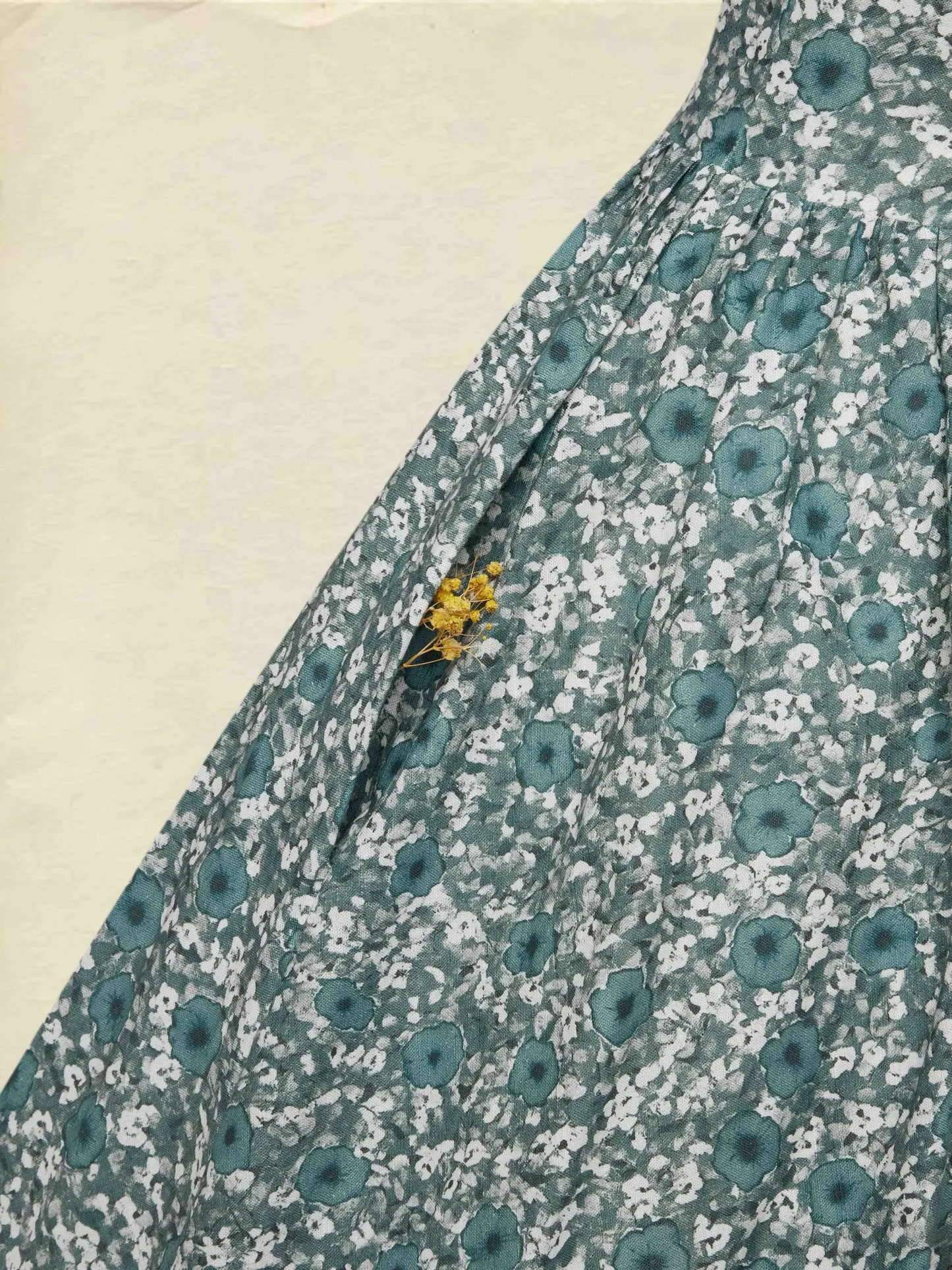 Maxi Linen Dress, Long Sleeves, V Neck, Floral, Button Design, Vintage, Green - Green
