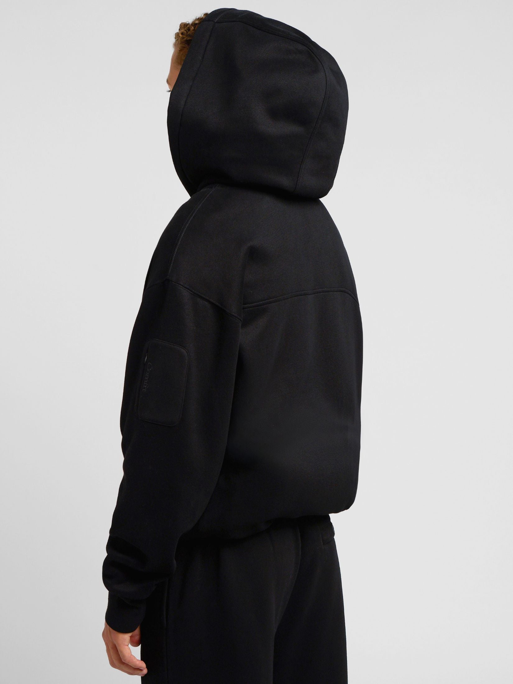 Onyx Black / M