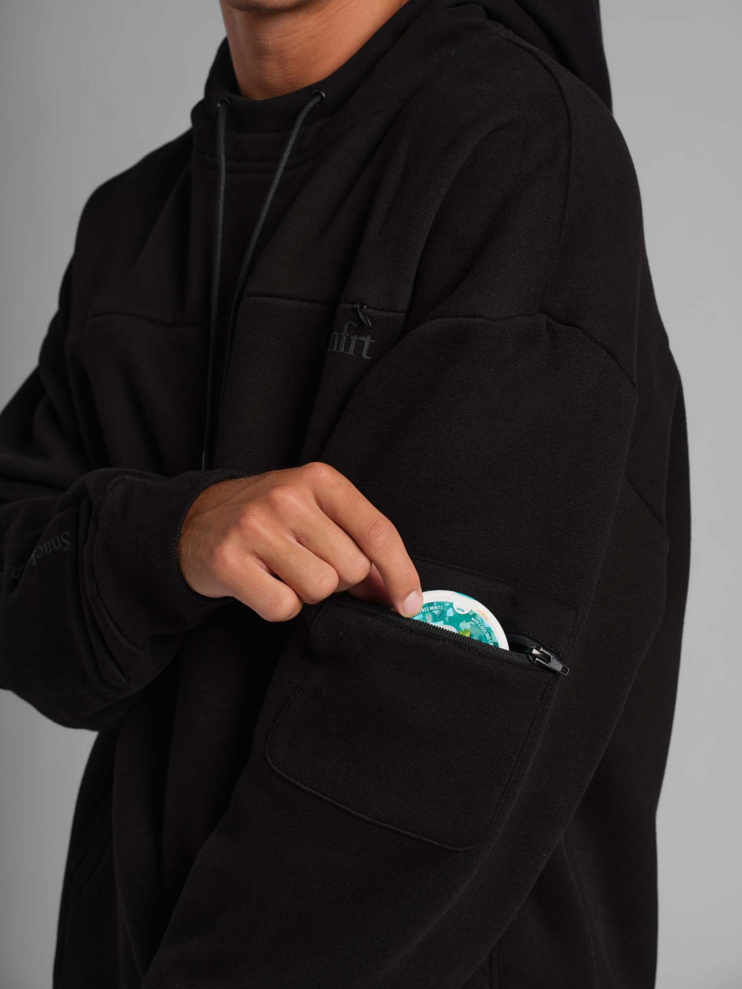 Onyx Black / M