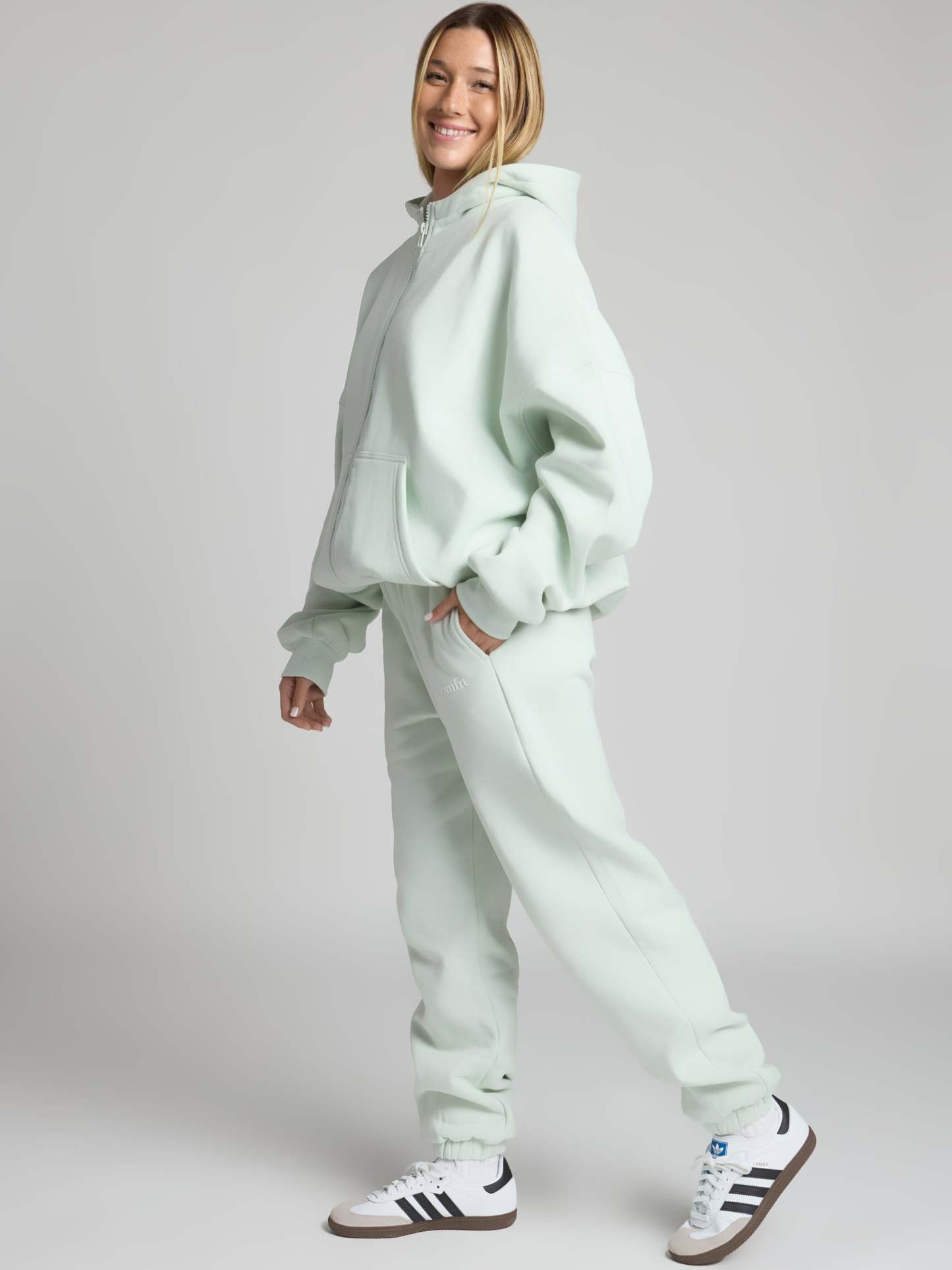 Pale Mint / F