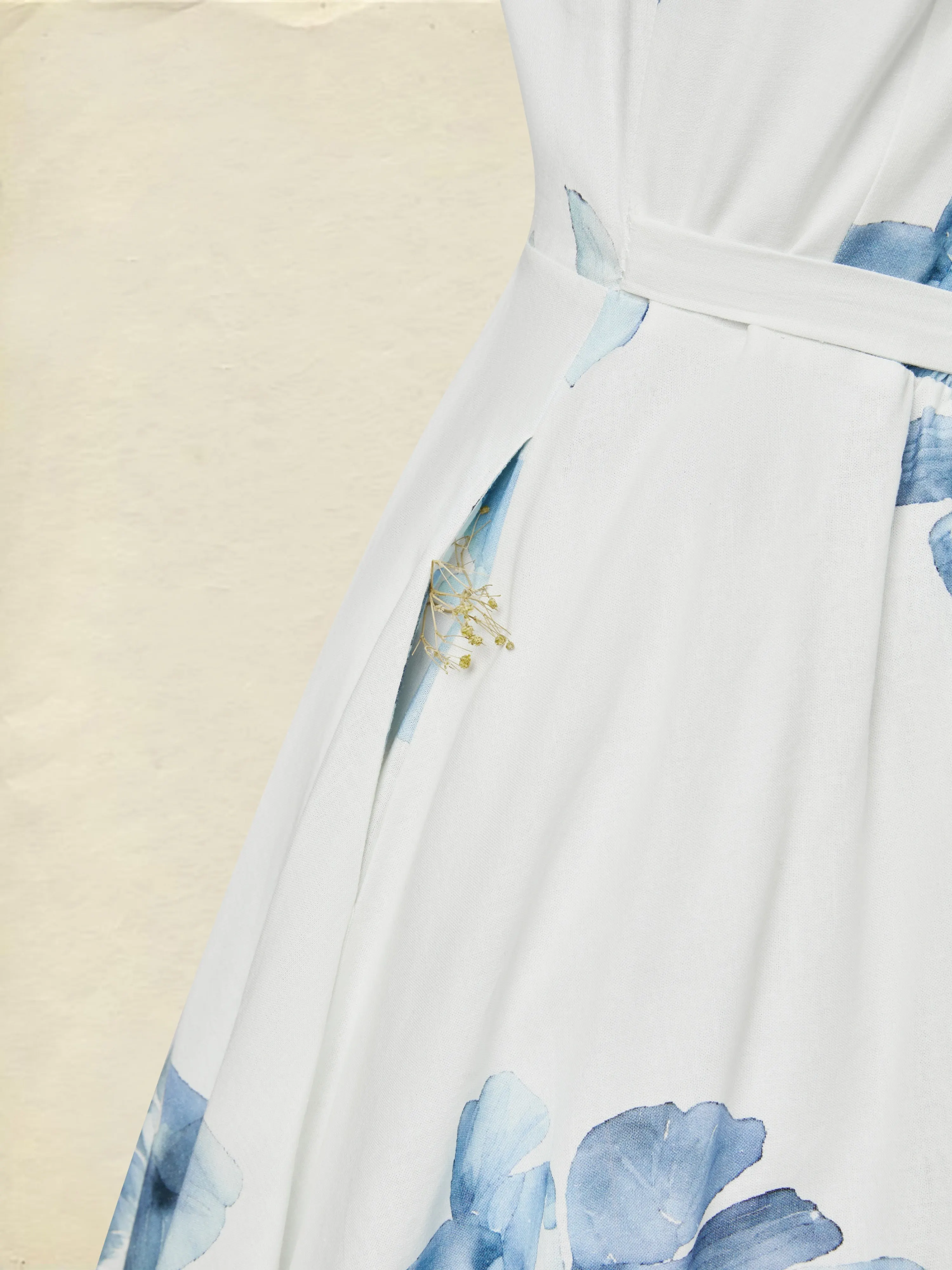 Maxi Cotton Dress, Sleeveless, Square Neck, Floral, Pocket Design, Vacation, Vintage, White - White