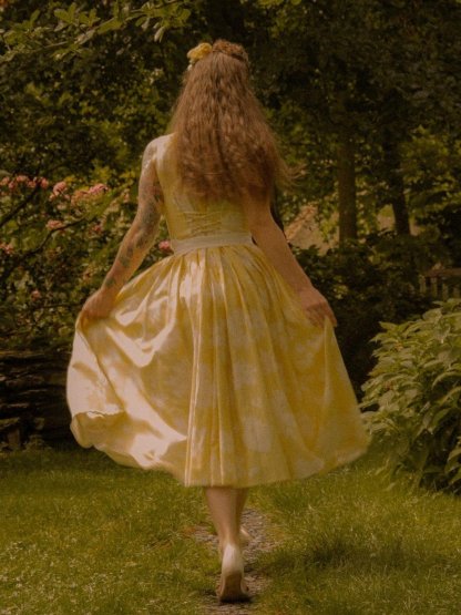 (SIZE:XS-XXL) Midi Linen Dress, Sleeveless,  Linen Blend, Floral, Renaissance - Yellow