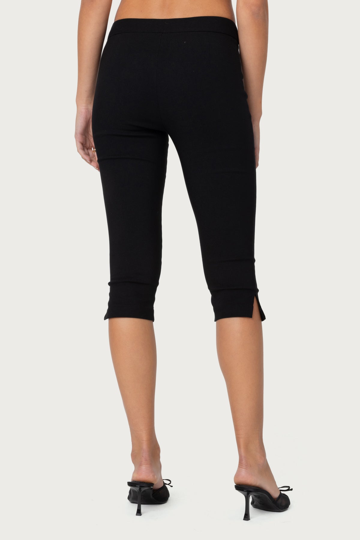 Sarafina Capri Pants - BLACK