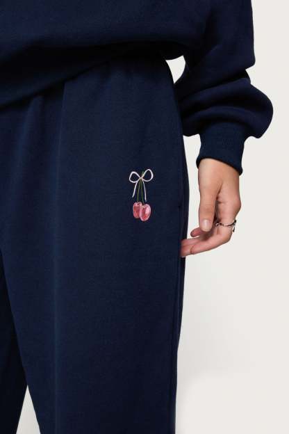 I Don't Chase I Attract Sweatpants - NAVY