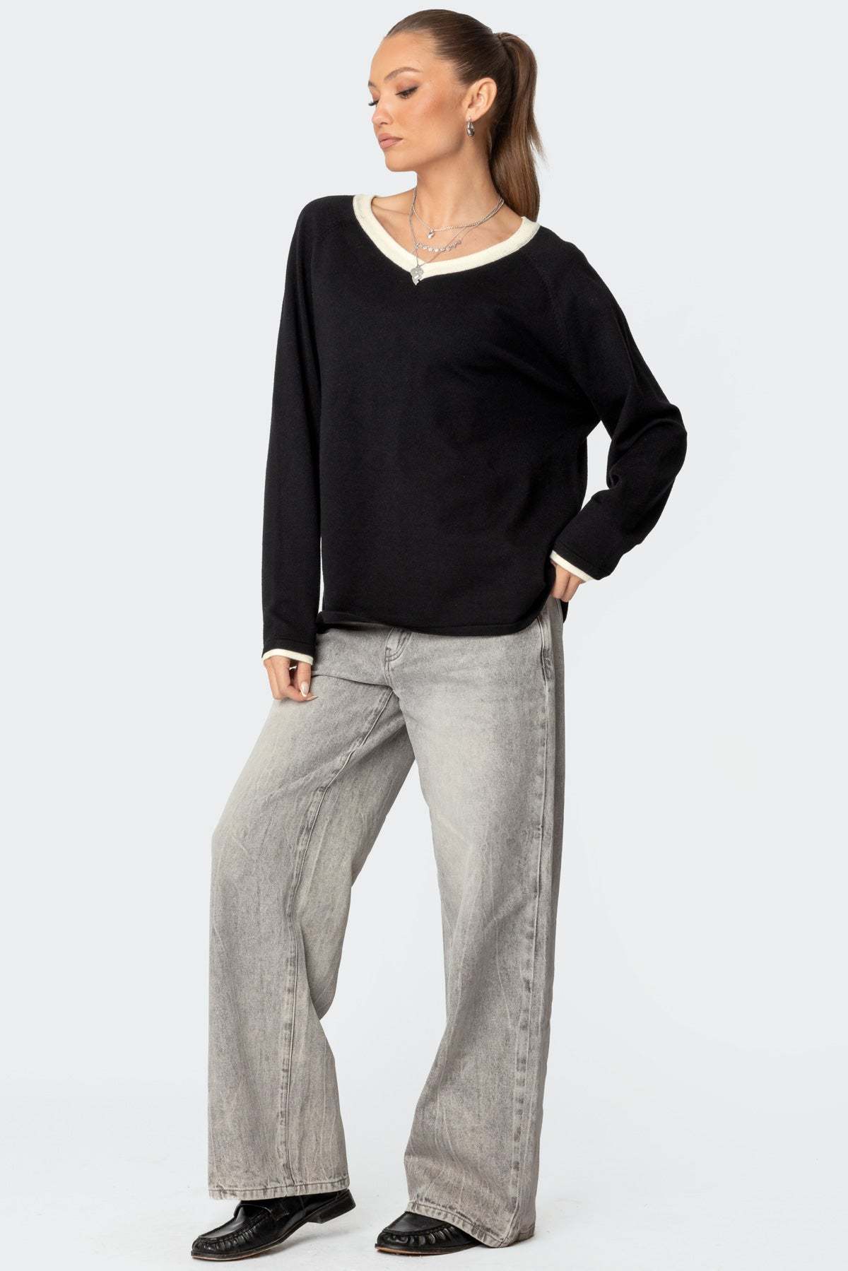 Contrast V Neck Knit Sweater - BLACK