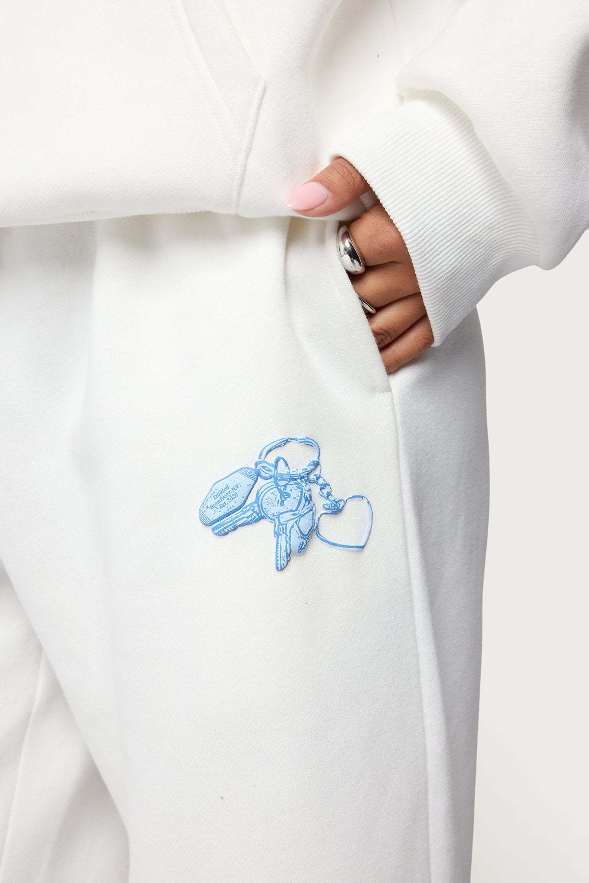 Keychain Cutie Straight Leg Sweatpants - WHITE