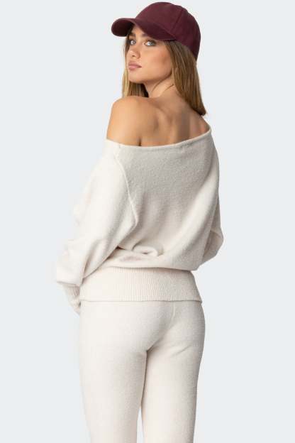 Plush Oversized Asymmetric Sweater - CREAM