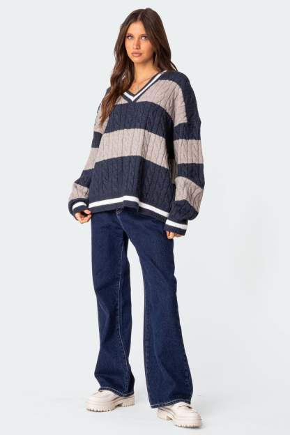 Romie V Neck Cable Knit Sweater - NAVY