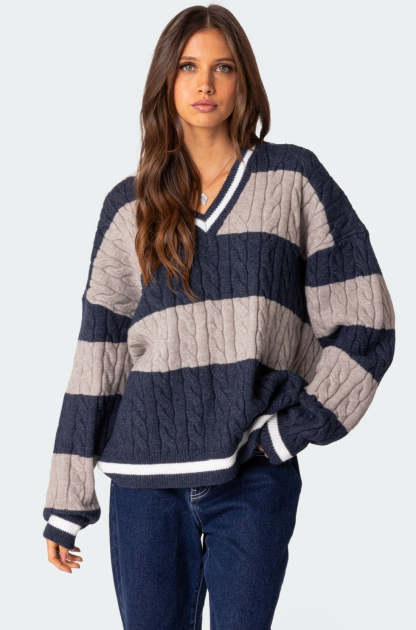 Romie V Neck Cable Knit Sweater - NAVY