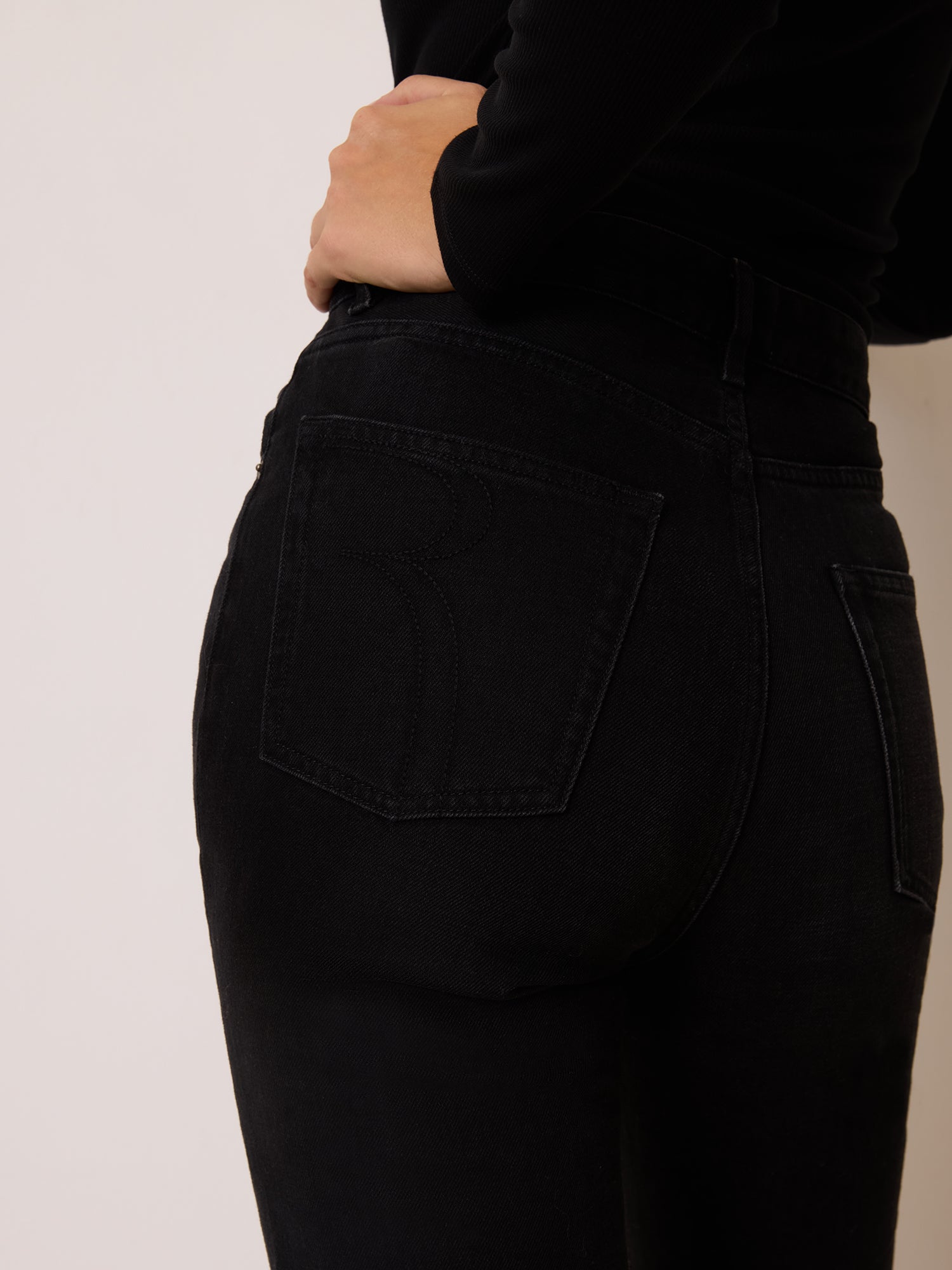 Jean MADELEINE - Unis black stone simple