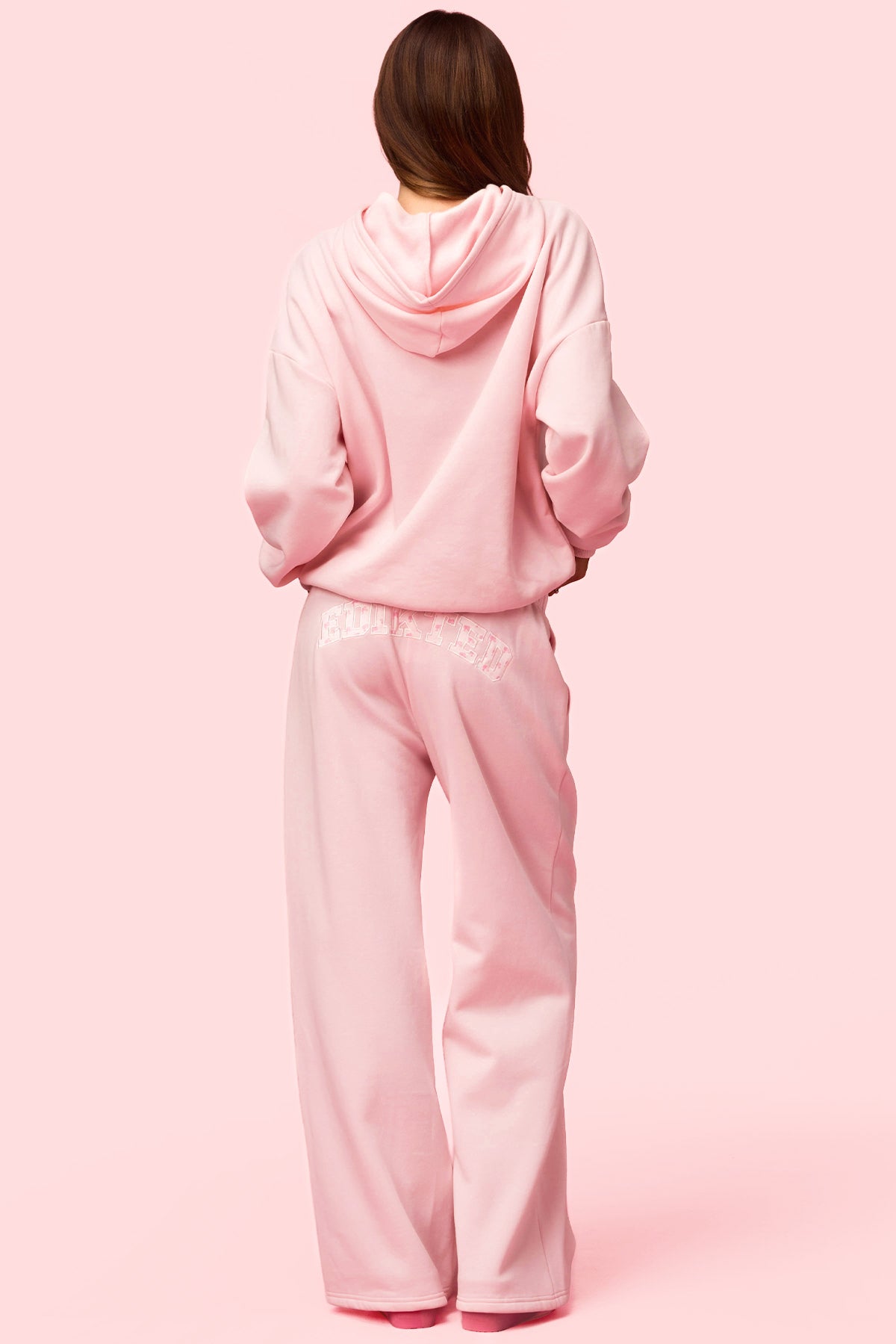 Edikted Hearts Barbie™ Baggy Sweatpants - LIGHT-PINK