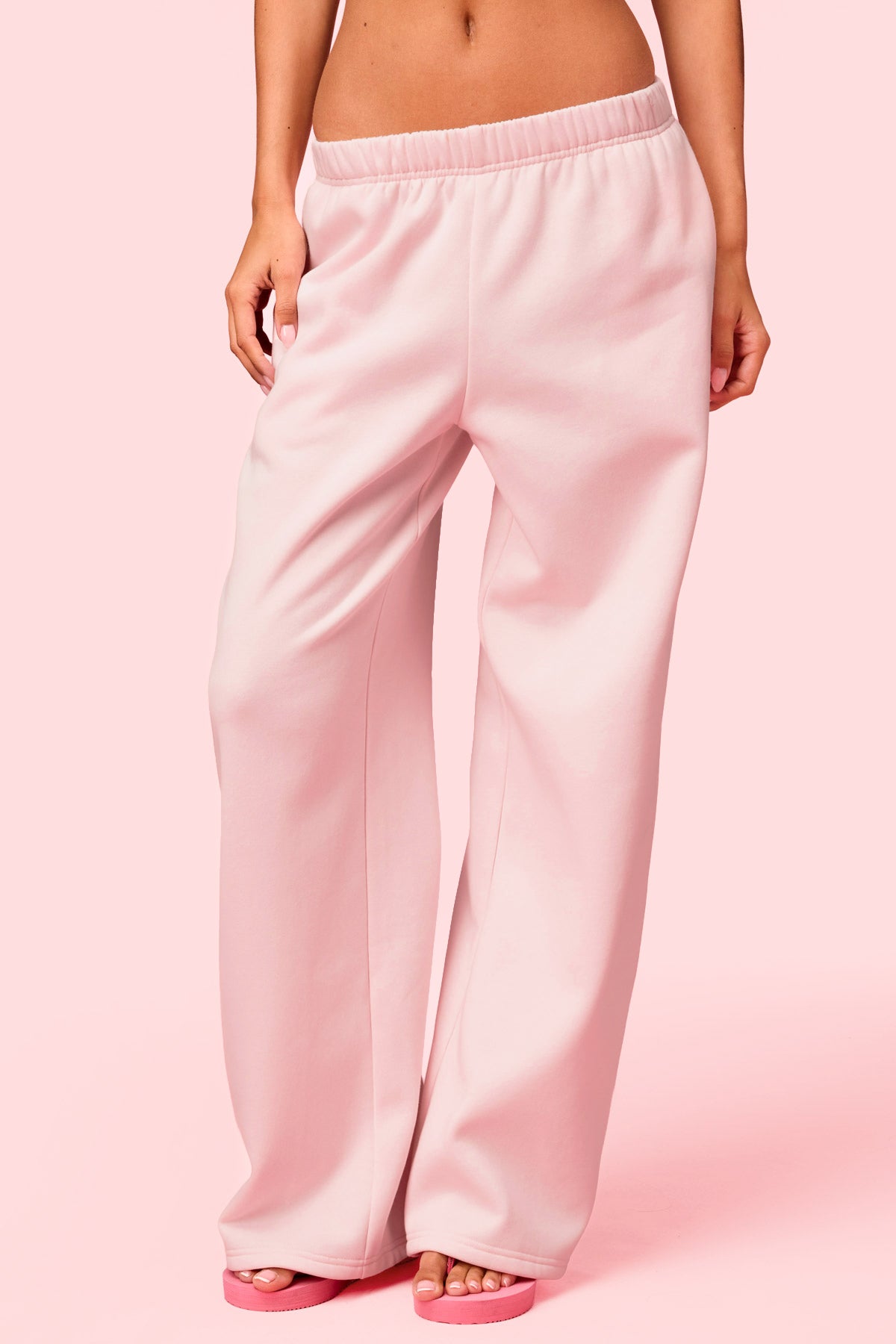 Edikted Hearts Barbie™ Baggy Sweatpants - LIGHT-PINK