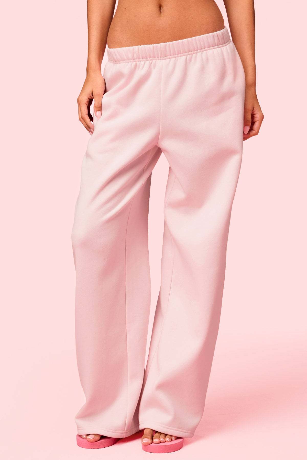 Edikted Hearts Barbie™ Baggy Sweatpants - LIGHT-PINK