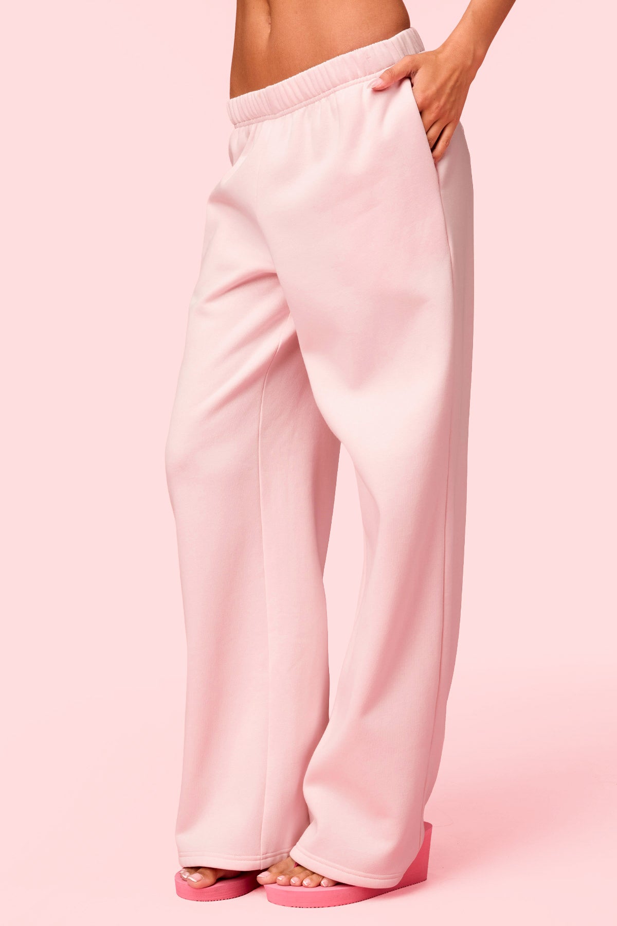 Edikted Hearts Barbie™ Baggy Sweatpants - LIGHT-PINK