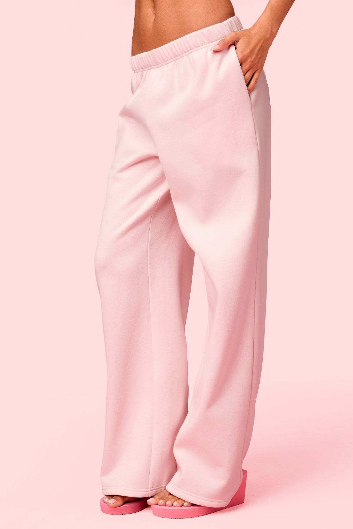 Edikted Hearts Barbie™ Baggy Sweatpants - LIGHT-PINK