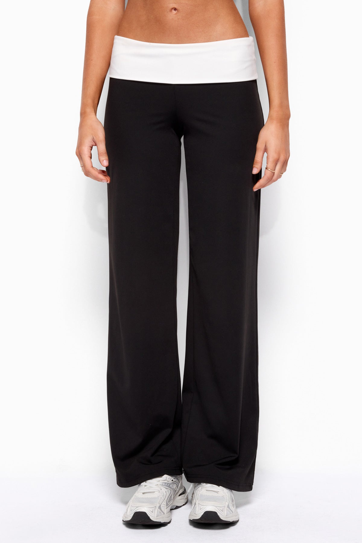 Reyna Contrast Foldover Pants - BLACK-AND-WHITE