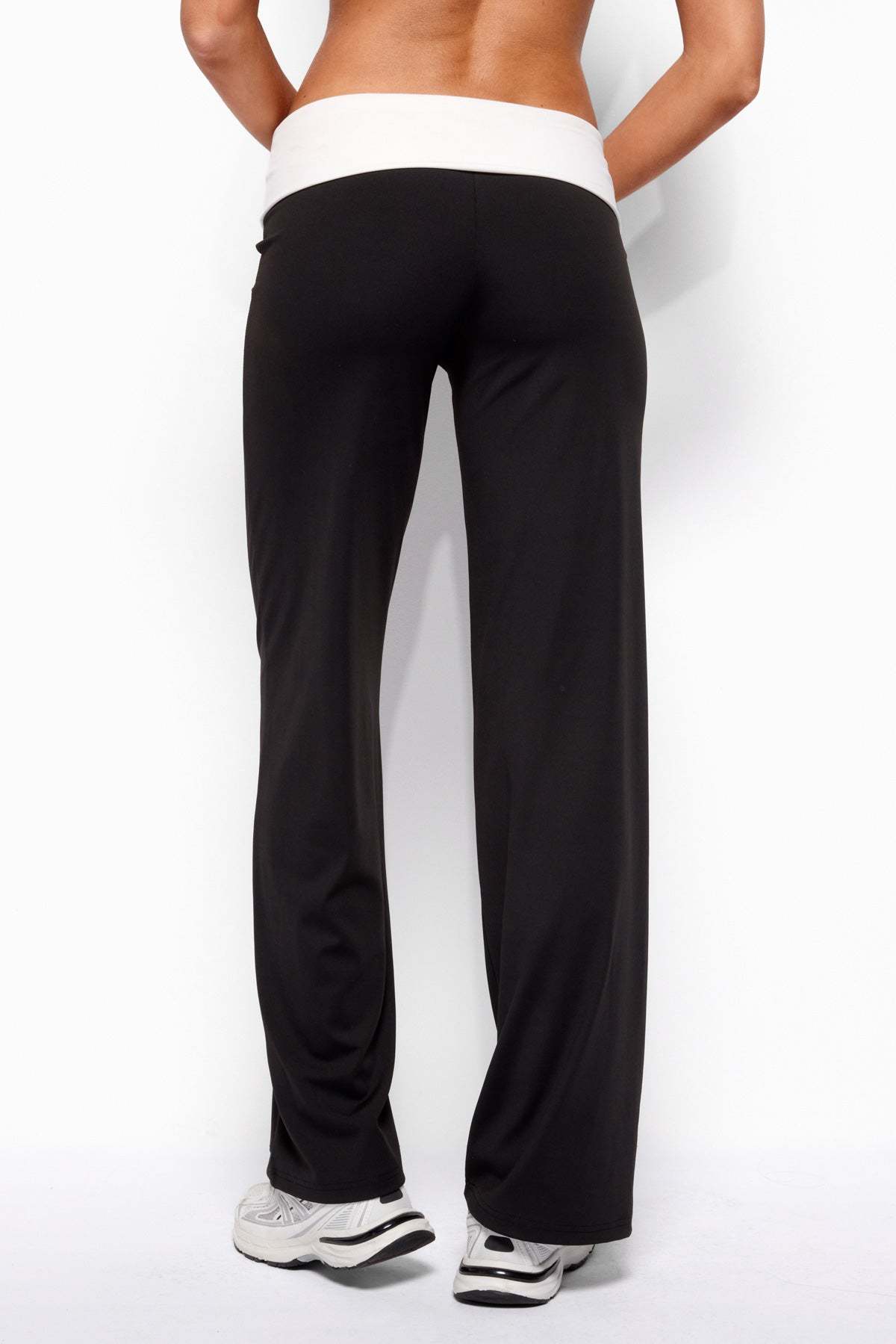 Reyna Contrast Foldover Pants - BLACK-AND-WHITE