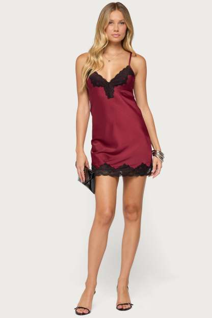 Brisa Lacey Satin Effect Mini Dress - BURGUNDY