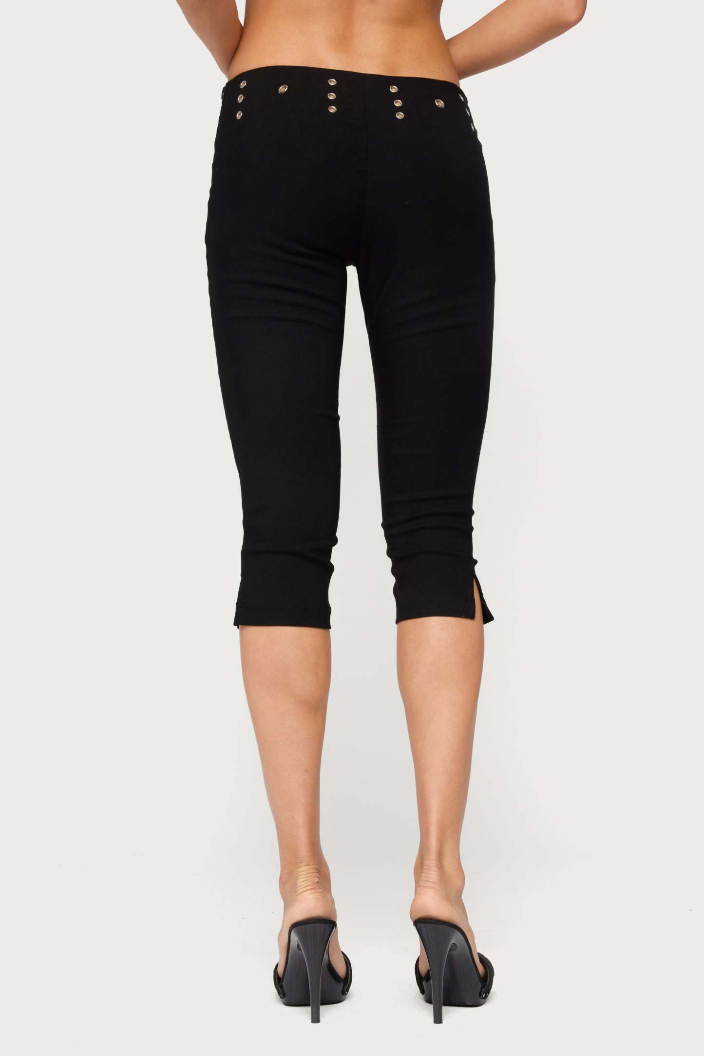 Meeva Grommet Capri Pants - BLACK