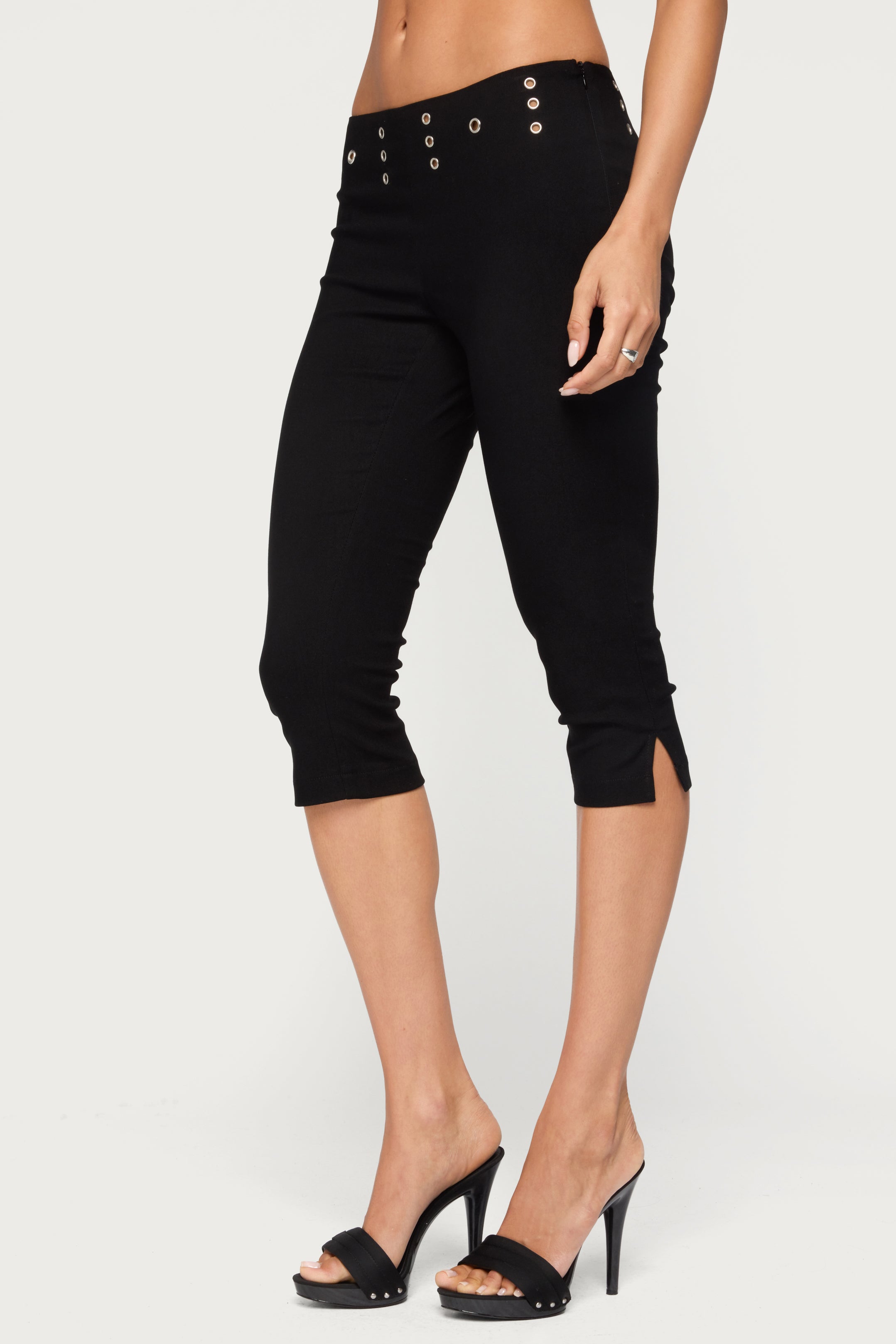 Meeva Grommet Capri Pants - BLACK