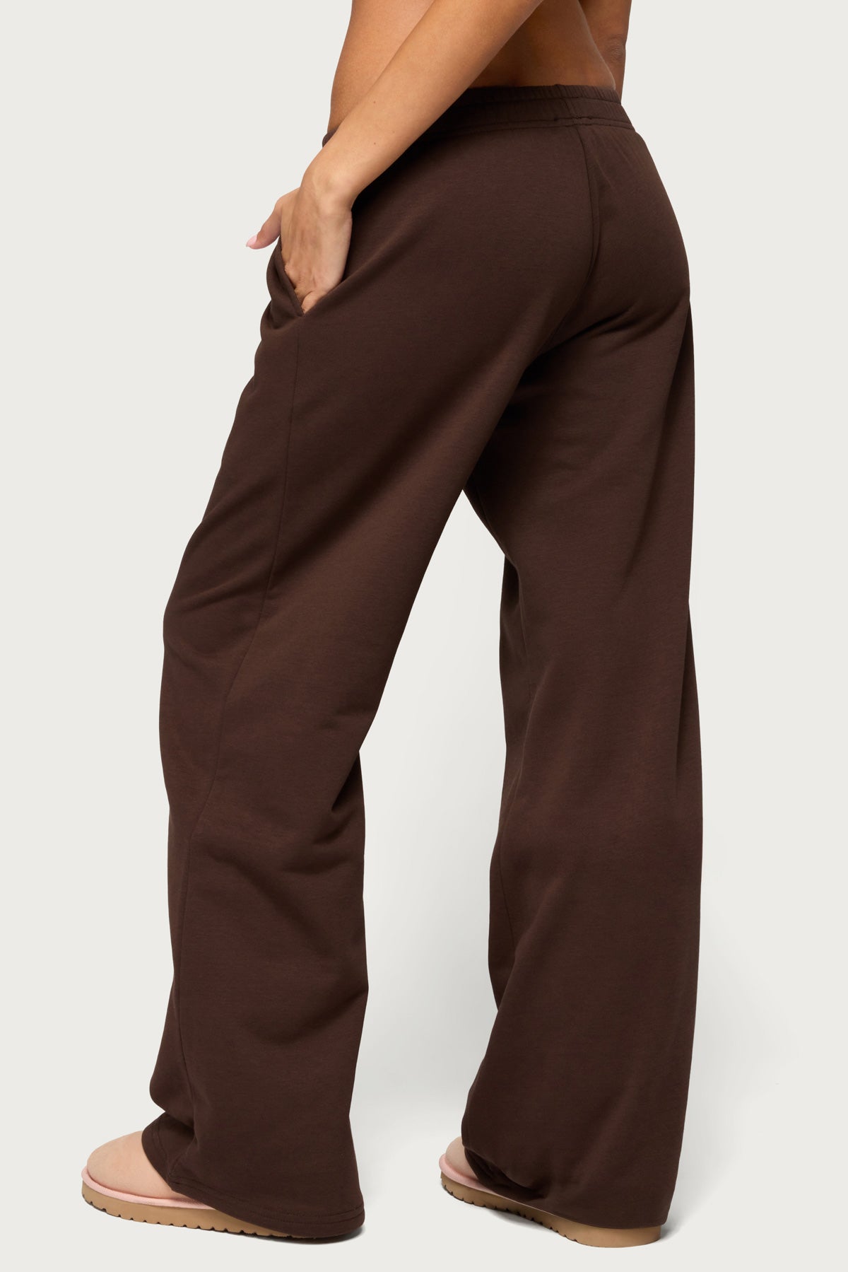 Edikted Malibu Sweatpants - BROWN