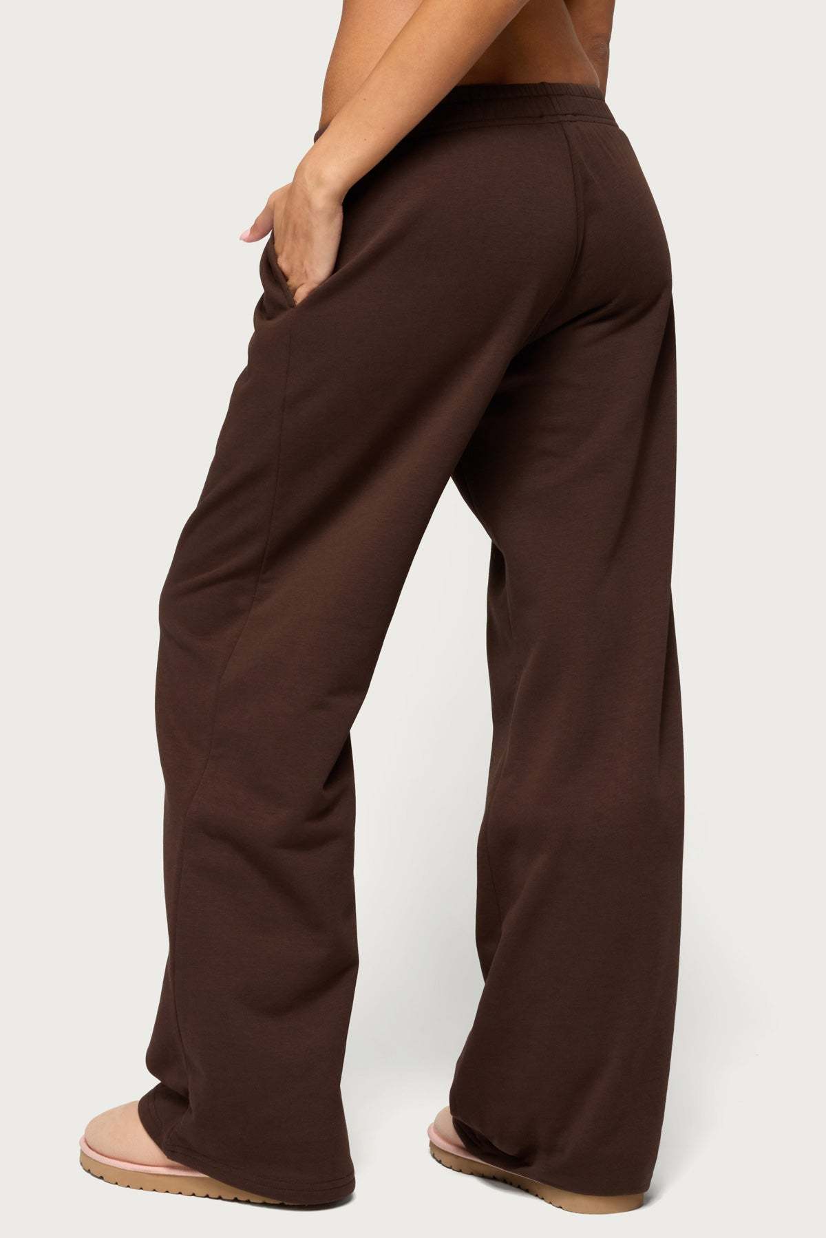 Edikted Malibu Sweatpants - BROWN