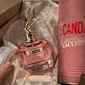 Customer fragrance showcase