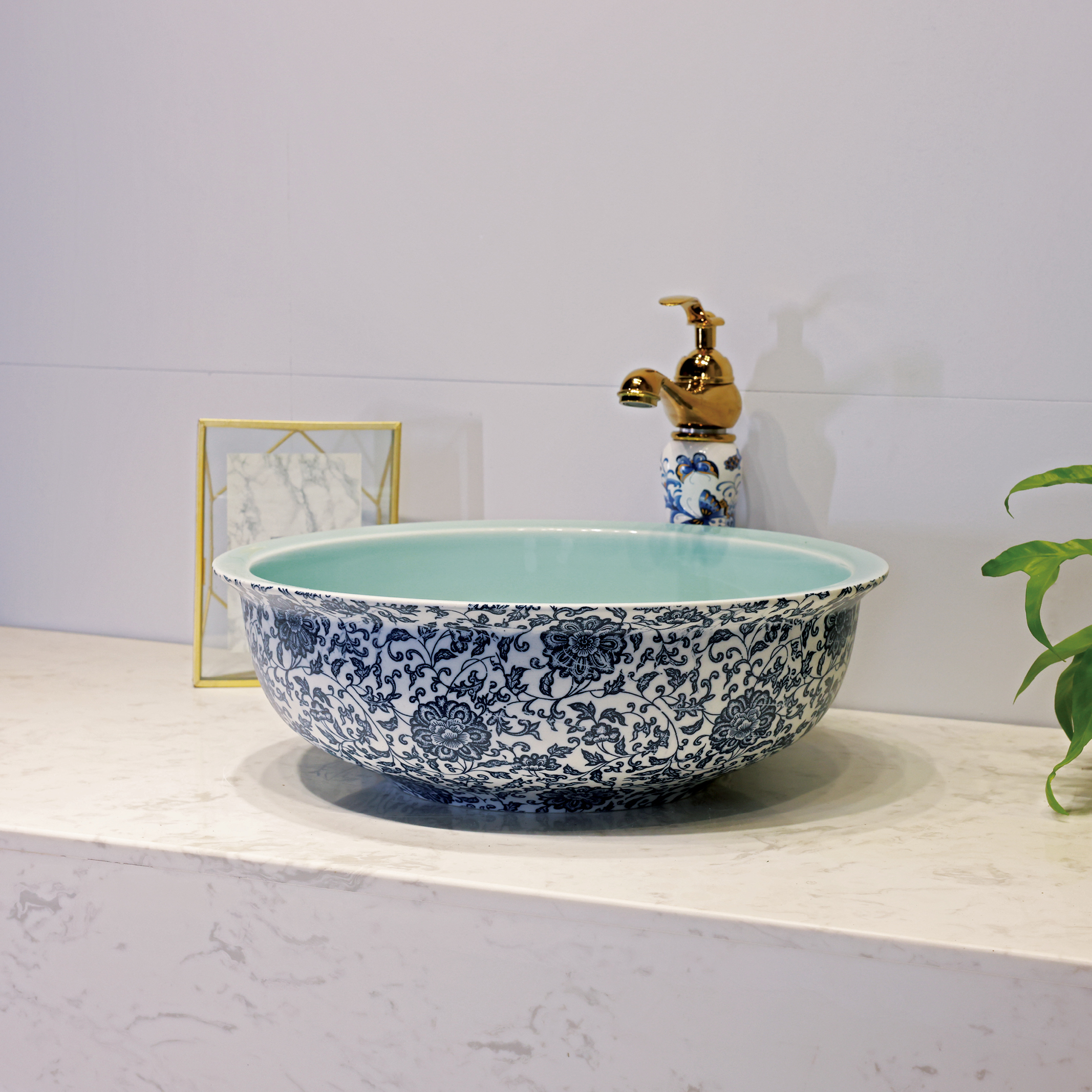 Blue and white porcelain washbasin