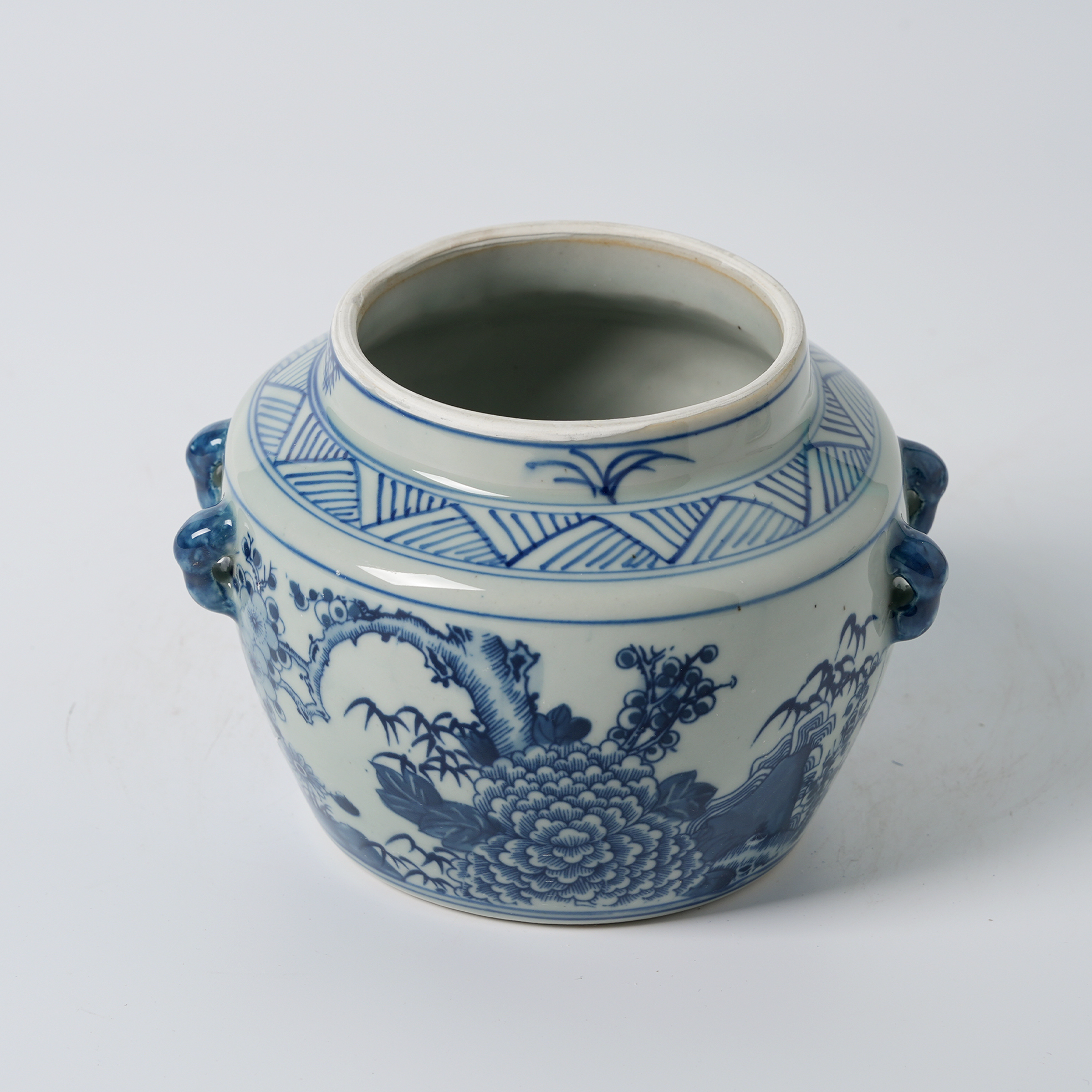 Antique blue and white floral pattern decorated ginger jar lid 68