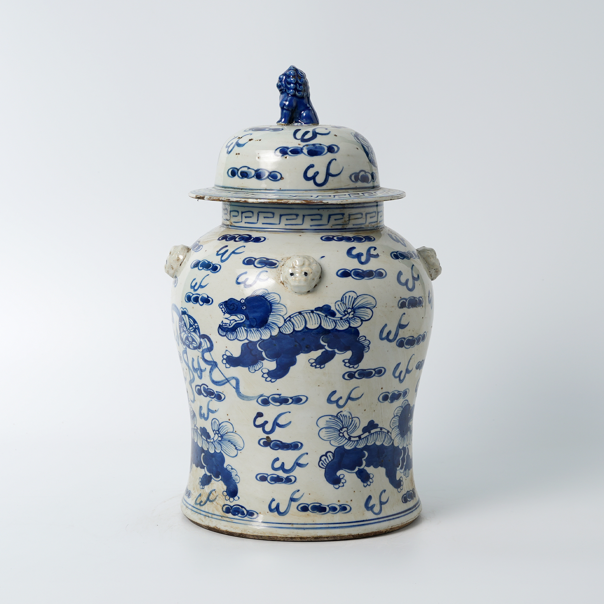 Antique blue and white porcelain lion head ceramic flower pot, hand-painted 62
